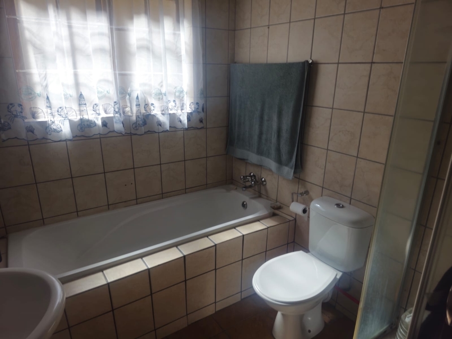 3 Bedroom Property for Sale in Waterval East North West